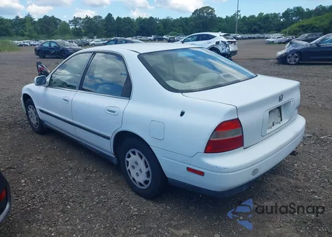 1994 Honda Accord Lx/Ex from USA, damaged, VIN 1HGCD564XRA014313